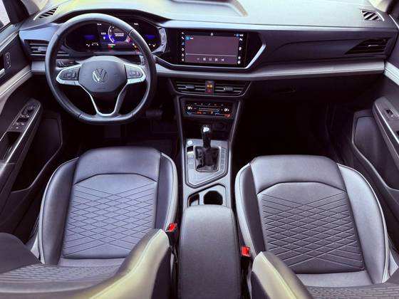 VOLKSWAGEN TAOS 1.4 250 TSI TOTAL FLEX COMFORTLINE AUTOMÁTICO